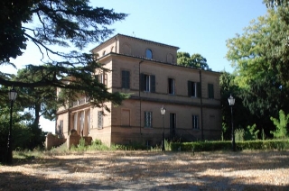 zoom immagine (Villa 500 mq, zona Rimini)