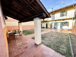 zoom immagine (Casa singola 150 mq, soggiorno, 3 camere, zona Cavagnolo)