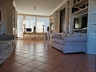 zoom immagine (Villa 270 mq, soggiorno, 3 camere, zona Licola - Varcaturo)