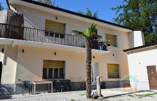 zoom immagine (Casa singola 156 mq, soggiorno, 2 camere, zona Gorizia - Centro)
