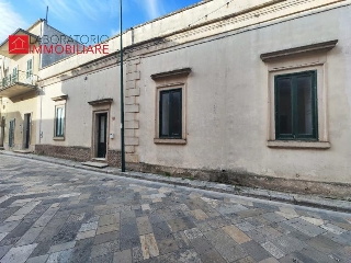 zoom immagine (Casa singola 280 mq, zona Guagnano - Centro)